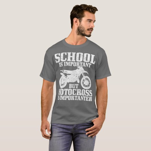 Die Schule ist wichtig, aber Motocross ist wichtig T-Shirt (Vorne ganz)