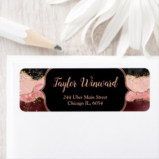 Die schwarz-rosa Sequins Agate (Insitu)