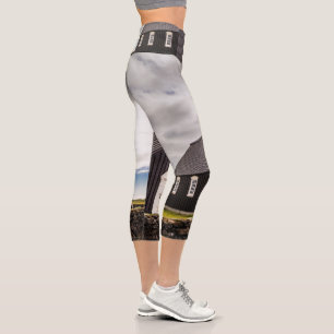 Die Schwarze Kirche Budir, Island Capri Leggings