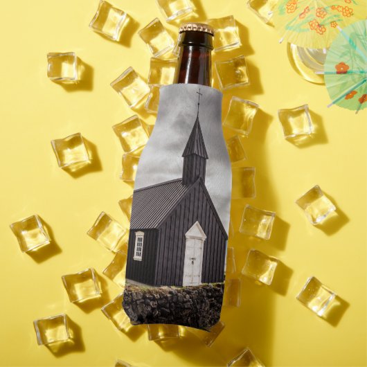 Die Schwarze Kirche Budir, Island Flaschenkühler (In Situ Sommer)