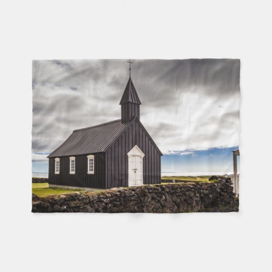 Die Schwarze Kirche Budir, Island Fleecedecke (Vorderseite (Horizontal))