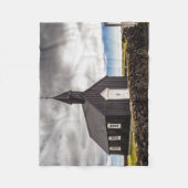 Die Schwarze Kirche Budir, Island Fleecedecke (Vorderseite)