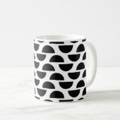 Die schwarzen Hälften des Kreises schaffen einen e Kaffeetasse (VorderseiteRechts)