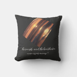 Die Sets der Sonne und der gebrochene Mann ist wei Kissen