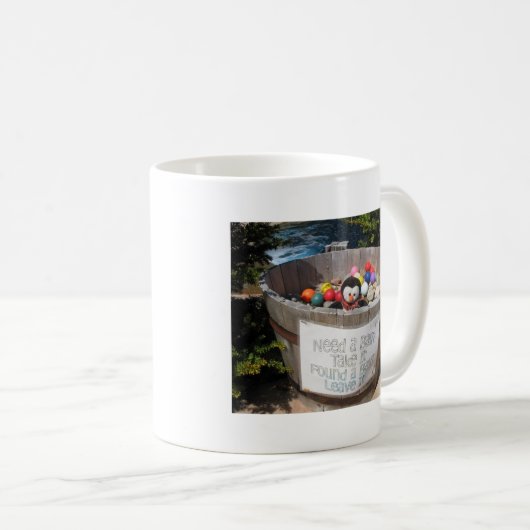 Die setzende Penguin-Kaffee-Tasse Kaffeetasse (VorderseiteRechts)