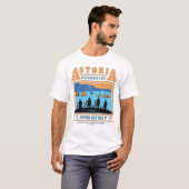 Die Silhouetten der Goonies über Astoria Goondocks T-Shirt (Vorne ganz)