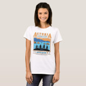 Die Silhouetten der Goonies über Astoria Goondocks T-Shirt (Vorne ganz)