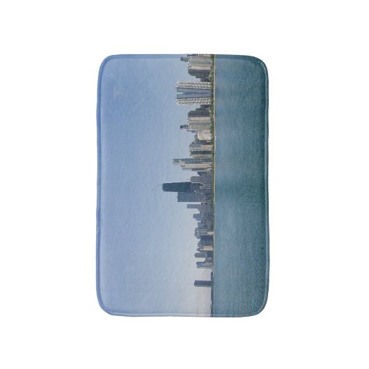 Die Skyline von Chicago mit dem Muster Mirrored Badematte (Vorderseite Vertikal)