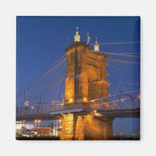 Die Skyline von Cincinnati, Ohio, USA bei Dämmerun Magnet