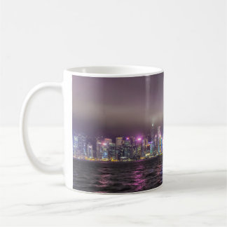 Die Skyline von Hongkong nachts Kaffeetasse