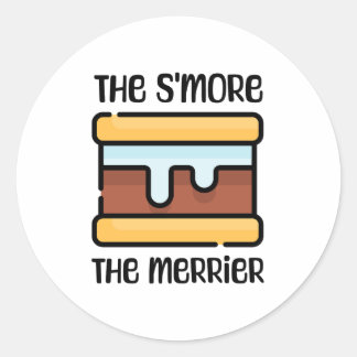 Die S'more der Merrier! Niedliches Camping Runder Aufkleber