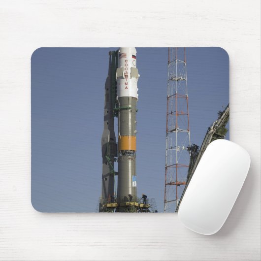 Die Sojus-Rakete wird in Position 2 errichtet Mousepad (Mit Mouse)