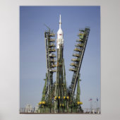 Die Sojus-Rakete wird in Position 4 errichtet Poster (Vorne)