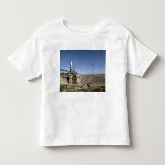 Die Sojus-Rakete wird in Position 5 errichtet Kleinkind T-shirt (Vorderseite)
