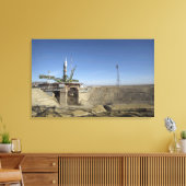 Die Sojus-Rakete wird in Position 5 errichtet Leinwanddruck (Insitu (Wohnzimmer))