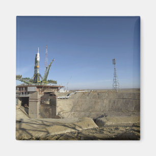 Die Sojus-Rakete wird in Position 5 errichtet Magnet