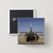 Die Sojus-Rakete wird in Position 6 errichtet Button (Vorne & Hinten)