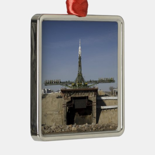 Die Sojus-Rakete wird in Position 6 errichtet Ornament Aus Metall (Rechts)