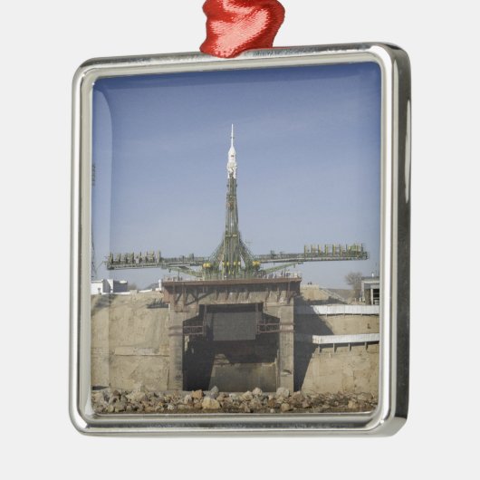 Die Sojus-Rakete wird in Position 6 errichtet Ornament Aus Metall (Links)