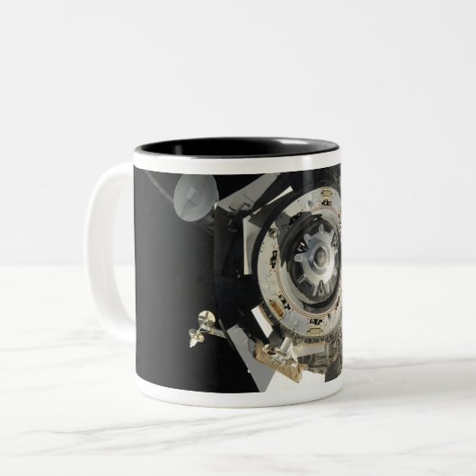 Die Sojus TMA-17 Raumsonde Zweifarbige Tasse (Vorderseite Links)