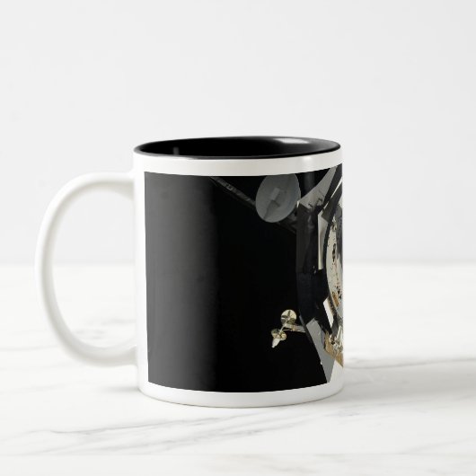 Die Sojus TMA-17 Raumsonde Zweifarbige Tasse (Links)