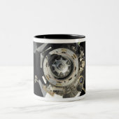 Die Sojus TMA-17 Raumsonde Zweifarbige Tasse (Mittel)
