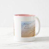 Die Sonne am Strand Zweifarbige Tasse (VorderseiteRechts)