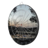 Die Sonne, der aufsteigende Mond über dem Arrowhad Dartscheibe (Vorderseite rechts)