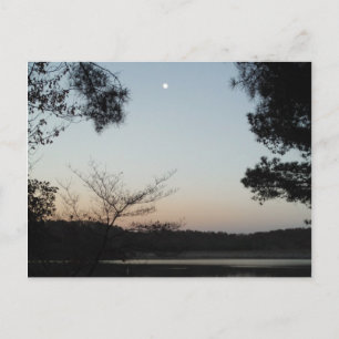 Die Sonne, der aufsteigende Mond über dem Arrowhad Postkarte