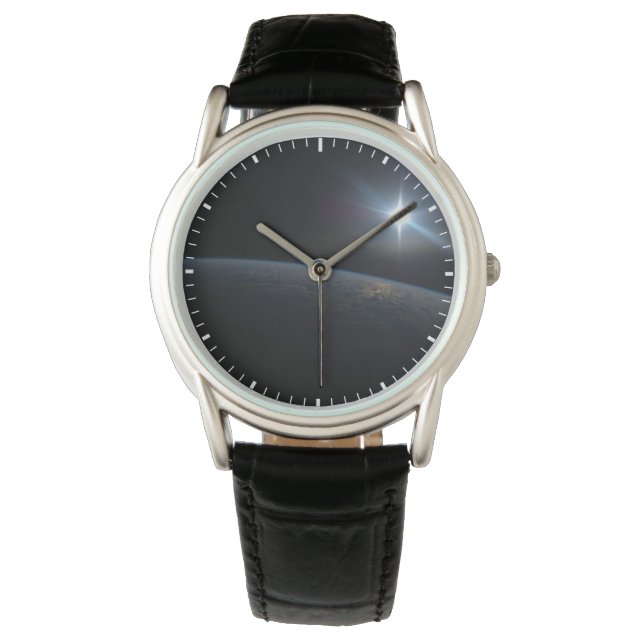 Die Sonne liegt über dem Horizont der Erde. Armbanduhr (Vorderseite)