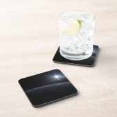 Die Sonne liegt über dem Horizont der Erde. Getränkeuntersetzer (Rechte Seite)