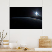 Die Sonne liegt über dem Horizont der Erde. Poster (Küche)