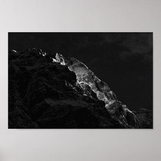 Die Sonne scheint auf den Bergen Poster (Vorne)