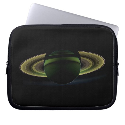 Die Sonne scheint hinter dem Planeten Saturn und w Laptopschutzhülle (Vorderseite)