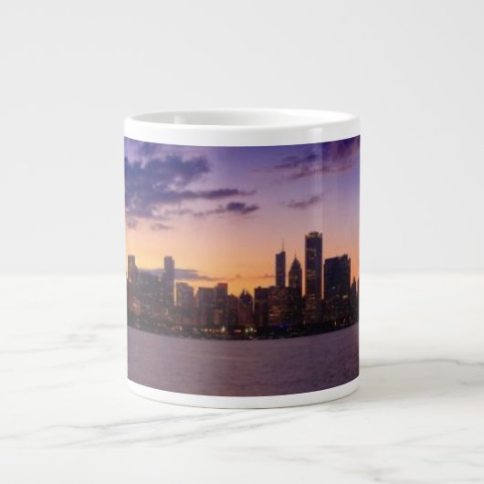 Die Sonne-Sets über dem Chicagoskyline Jumbo-Tasse (Vorderseite)
