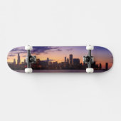 Die Sonne-Sets über dem Chicagoskyline Skateboard (Horizontal)