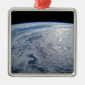 Die Sonne strahlt auf dem Südpazifik. Ornament Aus Metall (Vorne)