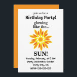 Die Sonne strahlt wie die Geburtstagsparty der Son Einladung<br><div class="desc">Sonne strahlt wie die Sonne Geburtstagsparty Einladung originelles Design von Nisha Prabhu. Vollständig anpassbar. Personalisieren Sie Ihre Daten. Machen Sie sich bereit, hell und stilvoll zu feiern! Unsere lebendige Einladung zum Geburtstag erweckt die Wärme und Brillanz einer Sommersonne und ist somit perfekt für jede sonnige Feier. Mit spielerischer Sonnengrafik und...</div>