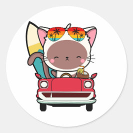 Die sonnige weiße Katze fährt zum Strand Runder Aufkleber