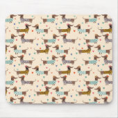 Die sonnigen Dackeln in Hats und Sweatern Mousepad (Vorne)