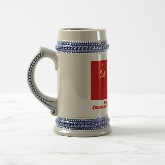 Die Sowjetunions-Flagge mit vollständigem Namen Bierglas (Links)