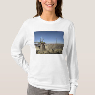 Die Soyuz Rakete wird in Position 5 aufgerichtet T-Shirt
