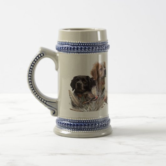 Die Spaniels der Bretagne, die Bretagne, Bierglas (Links)