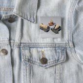 Die Spielwaren der Kinder: ein Igel, ein Löwe und Button (Beispiel)