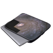 Die Spiralgalaxie M100 Laptopschutzhülle (Vorne Knopf)