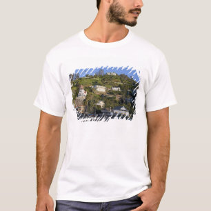 Die Stadt Avalon auf der katalanischen Insel, T-Shirt