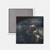 Die Stadt leuchtet nachts in Japan. Magnet (Vorderseite/Rückseite)