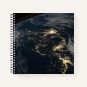 Die Stadt leuchtet nachts in Japan. Notizblock (Vorderseite)