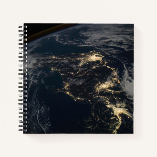 Die Stadt leuchtet nachts in Japan. Notizblock (Vorderseite)