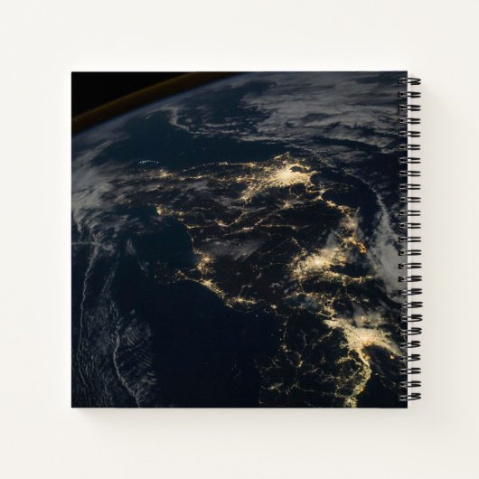 Die Stadt leuchtet nachts in Japan. Notizblock (Rückseite)